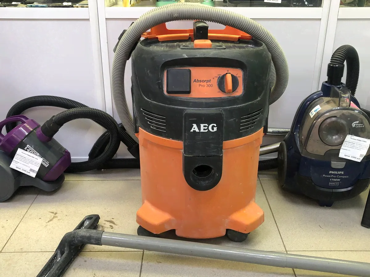 Пылесос промышленный AEG AP 300 ELCP