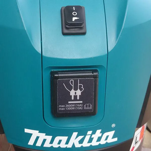 Строительный пылесос Makita VC3011L-0
